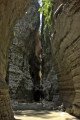 Vorschaubild dscRX009756_Lengarica-Canyon_von_innen-Fluss_und_Felsspalt_mit_Licht_und_Schatten_ok.jpg 