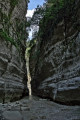 Vorschaubild dscRX009811_Lengarica-Canyon_von_innen-Fluss_durch_Felsspalt_mit_Gruen_hdr_7_ok.jpg 