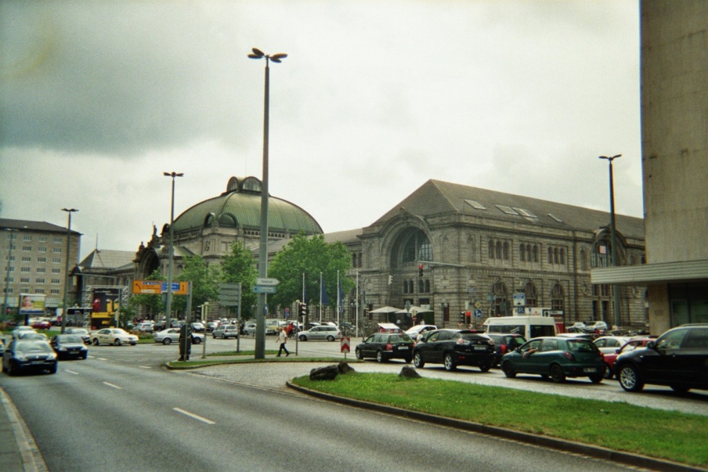 Skaliertes Bild 02_026_00A_Bahnhof_Nuernberg.jpg 