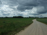 Vorschaubild dscf038997_Wiesen_und_Dirtroad_tiefe_Wolken_OSM.jpg 