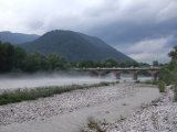 Dunst überm kalten Soča-Fluss