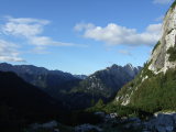 Vorschaubild dscf_F30-2_012826_Aussicht_beim_Pass,_auf_mittigem_Zug_Berge_Plesivec_und_Trentski_Pelc.jpg 