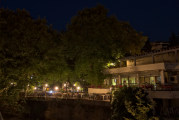 Çorovodë - Restaurant Drita e Tomorrit bei Nacht