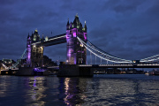 Bild: London - beleuchtete Tower Bridge