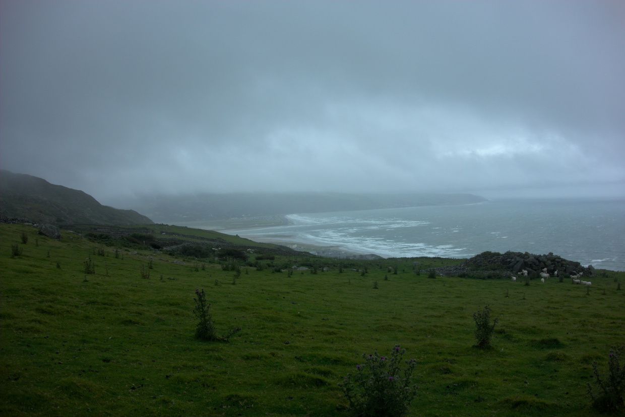 Skaliertes Bild dscRX034850_Barmouth_und_Meer_unter_tiefen_Regenwolken.jpg 