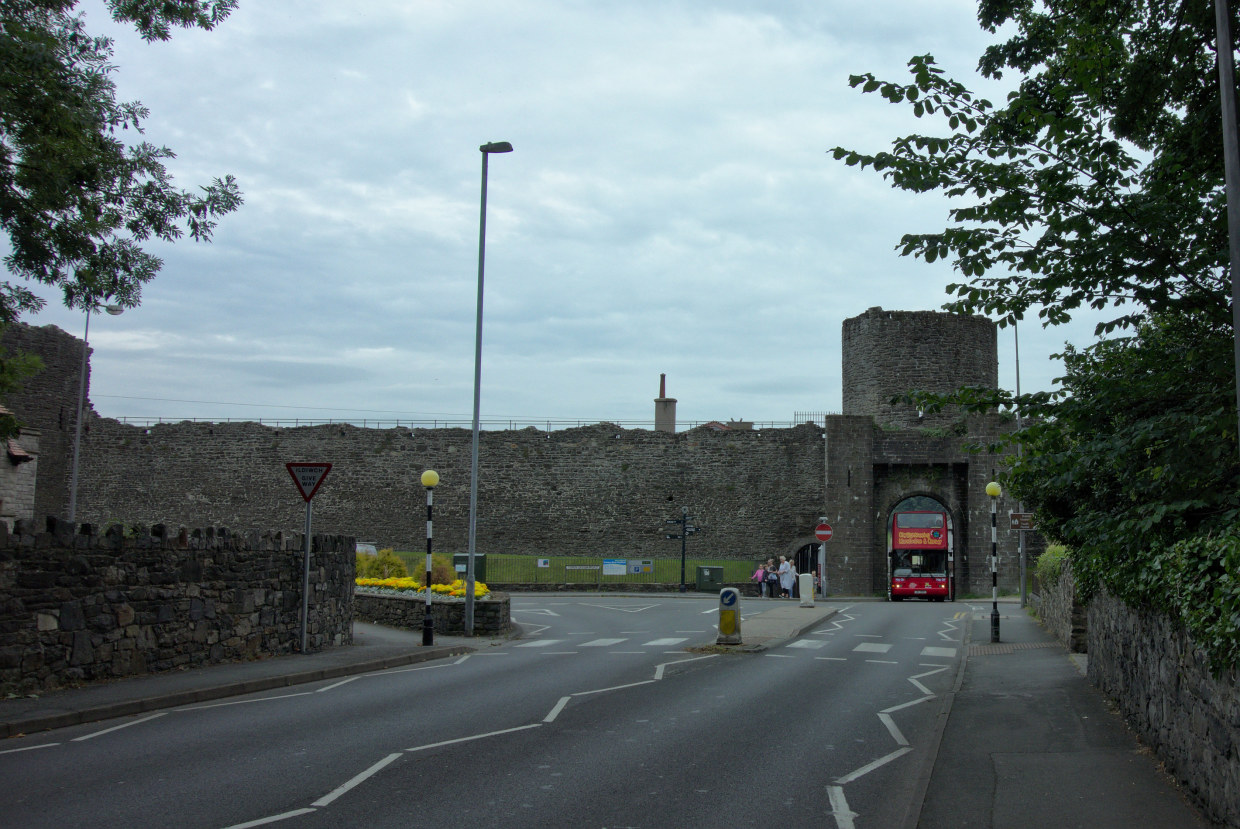 Skaliertes Bild dscRX035998_Conwy_-_Stadtmauer.jpg 